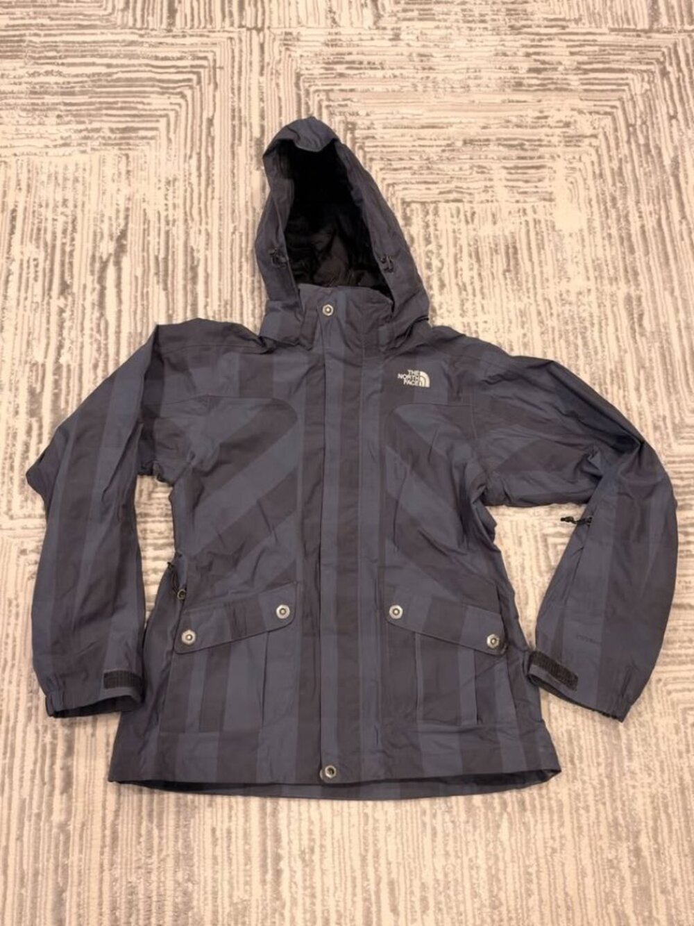 The North Face women's m black/gray ski snowboard Hyvent Winter coat MSRP $299